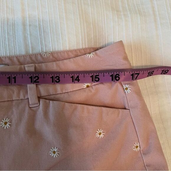 2/$30 Old Navy Pink Chinos Pixie High Rise Daisy Embroidered Slim Fit Cropped - Picture 9 of 12